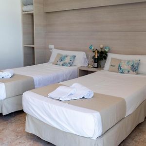 Zimmer mit zwei Einzelbetten